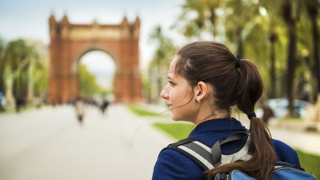 هل أنا قادر على الدراسة في الخارج كطالب ثانوي؟