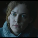 ينجح النزل في إثارة الرعب دون أن يرفع صوته مطلقًا