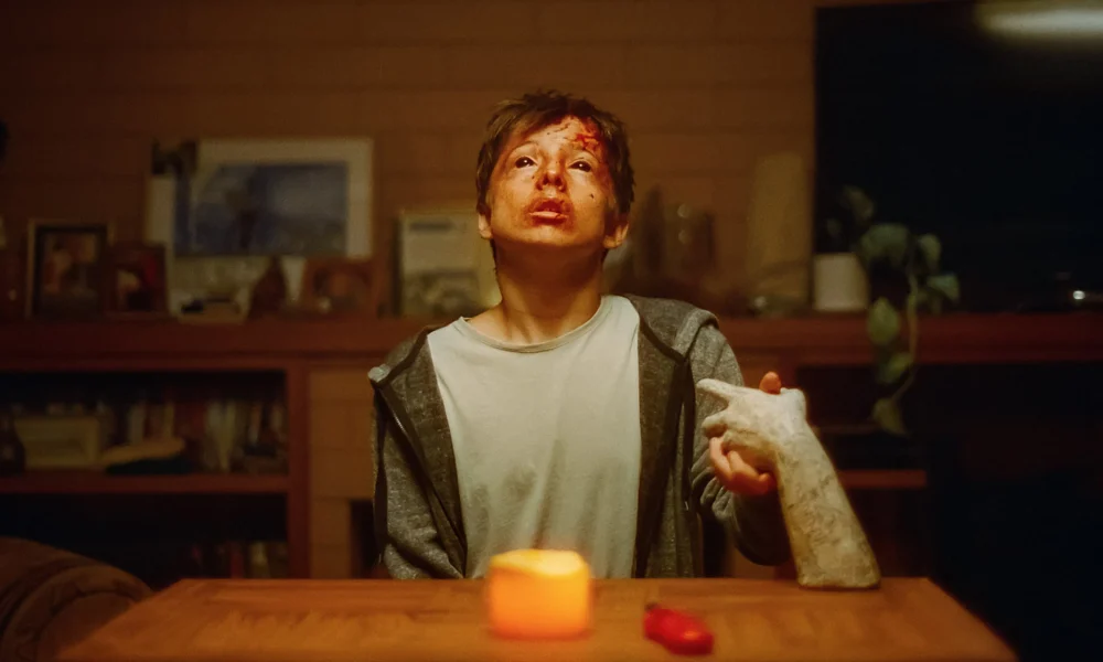 لمحبي تحدث معي: 5 أفلام رعب عن الحزن والاتصال بالموتى