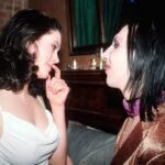 تأتي روز ماكجوان للدفاع عن مارلين مانسون ضد ادعاءات سوء المعاملة