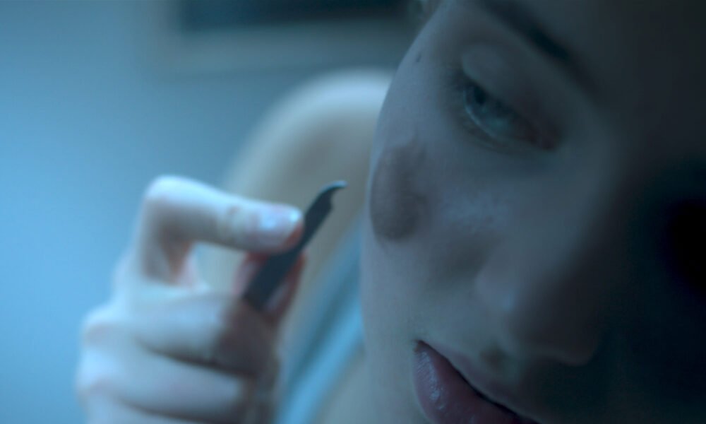 فيلم The Containment يُطلق عرضًا دعائيًا شريرًا لإصدار يناير 2026