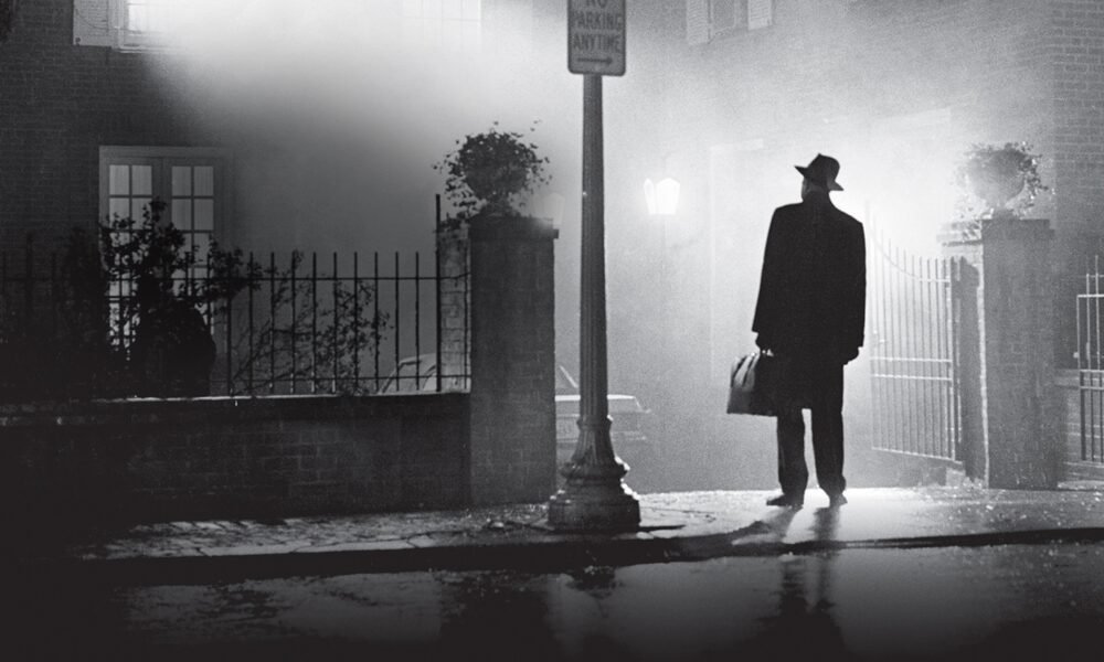 فيلم The Exorcist للمخرج مايك فلاناغان يشارك فيه جاكوبي جوب إلى جانب سكارليت جوهانسون