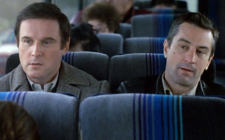 القطارات عن بعد وجيف بريدجز: نيك ديجيليو يتحدث عن كتابه حول 40 عامًا من مراجعة الأفلام | مقابلات