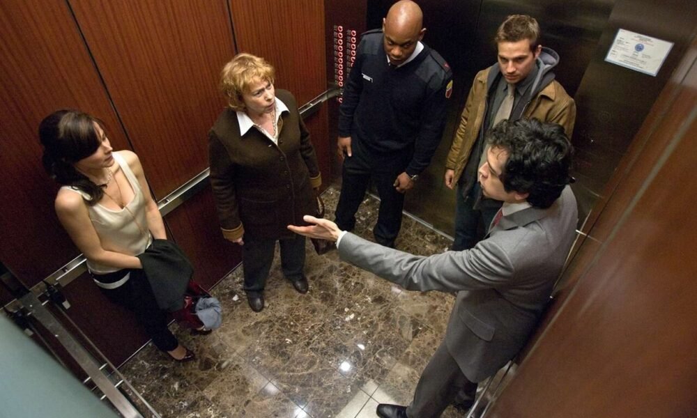 8 أفلام رعب عن الوقوع في فخ مع أشخاص لا تثق بهم