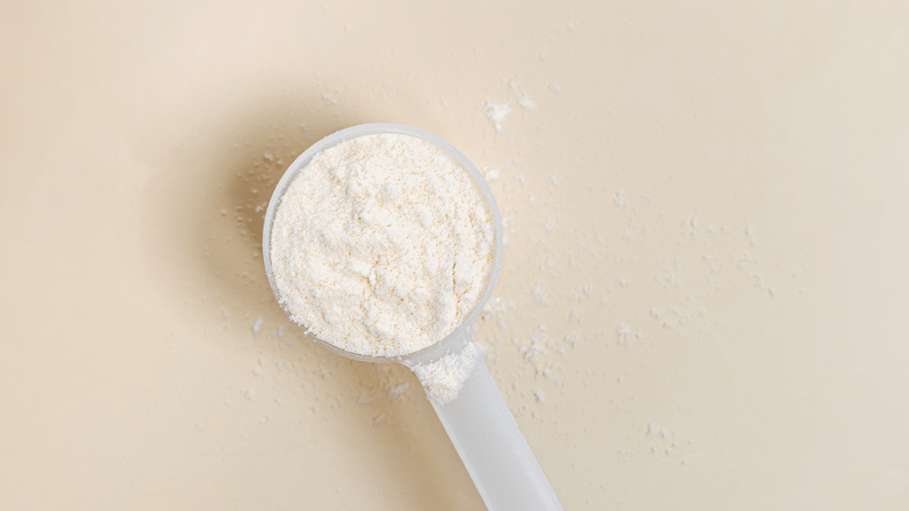 هل مكملات الليوسين مفيدة بالفعل لبناء العضلات؟ • أقوى بالعلم