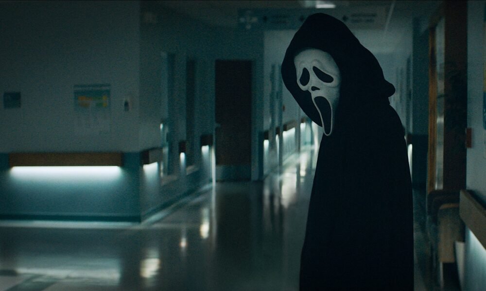 يحتوي Pluto TV على جميع أفلام Scream الستة التي يتم بثها مجانًا