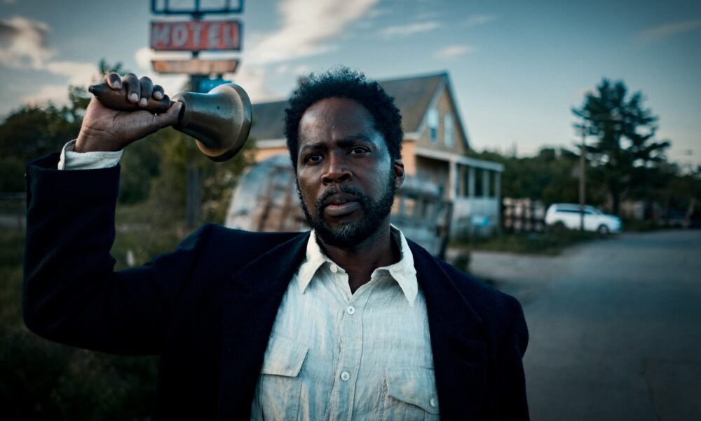 العرض الدعائي للموسم الرابع من مسلسل “FROM” موجود وبويد ليس على ما يرام